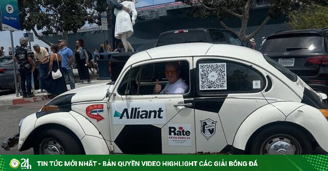 Volkswagen Beetle sơn hình quả bóng cùng chủ nhân xuyên nước Mỹ xem World Cup