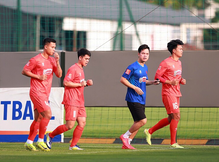 Ngọc Bảo, Văn Khang và Thành Chung vẫn phải tập riêng chiều ngày 25/6.