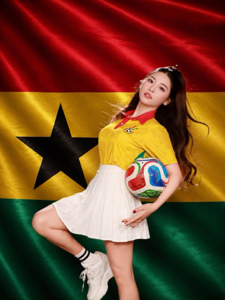 Nữ DJ xinh như hoa, khoe vũ điệu hoang dã cổ vũ Ghana lập chiến công ở World Cup - 5