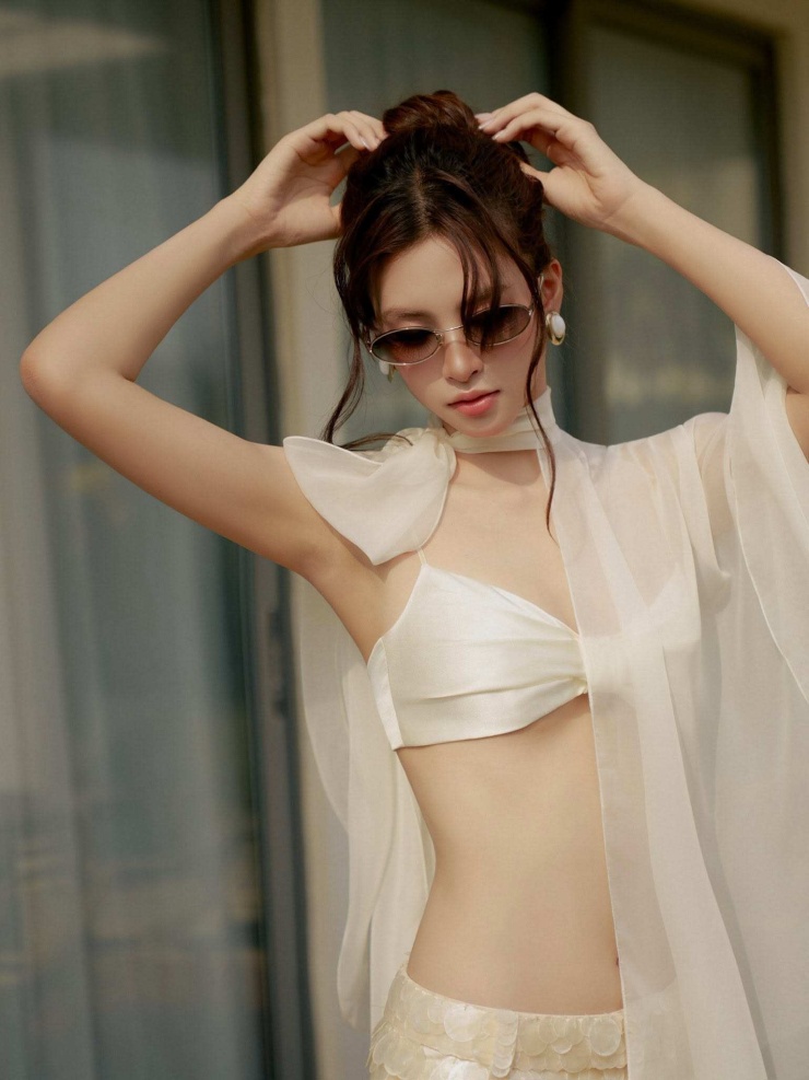 Trần Tiểu Vy gợi cảm ở tuổi 26 - 3