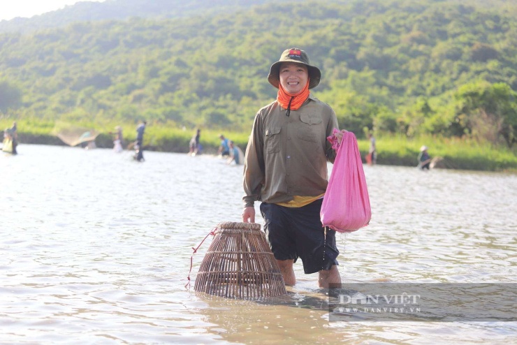 Theo anh Võ Tá Chuyên, Lễ hội bắt cá Vực Rào là nét đẹp văn hóa truyền thống của quê hương nên dù làm ăn xa, anh vẫn thu xếp trở về tham gia mỗi khi lễ hội được tổ chức.