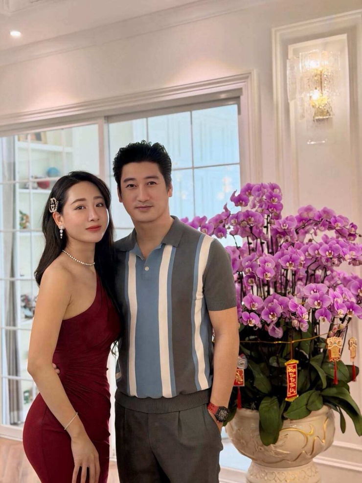 Cuộc sống trước hôn nhân của Ngọc Quỳnh và bạn gái kém 7 tuổi - 2