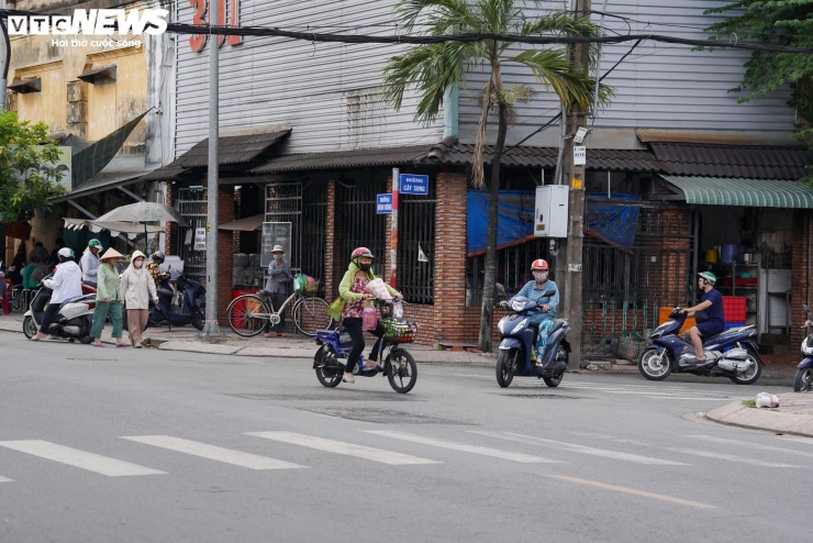 Hiện nay, để di chuyển từ phường Bình Tiên sang phường Bình Đông hoặc xã Bình Hưng, người dân phải đi vòng qua cầu Chà Và với quãng đường dài hơn khoảng 4 km.