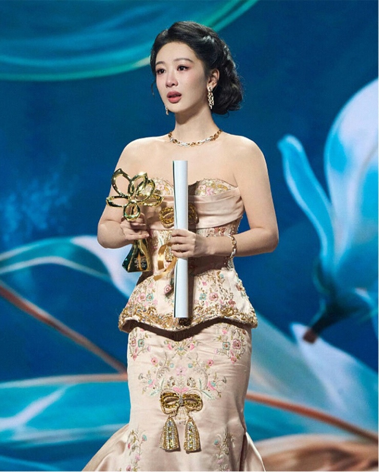 “Cô gái của các bạn đã không làm các bạn thất vọng”.