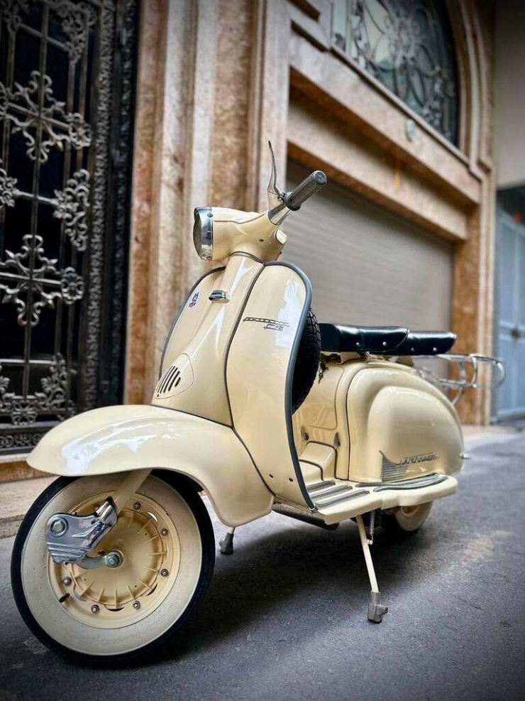 Xe máy cổ Lambretta Li 150 Series 2 biển phát lộc giá 550 triệu đồng gây sốt - 2