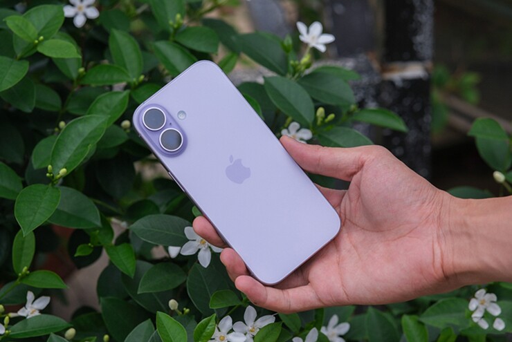 Nhưng sản phẩm vẫn có nhiều tính năng kém xa iPhone 17.