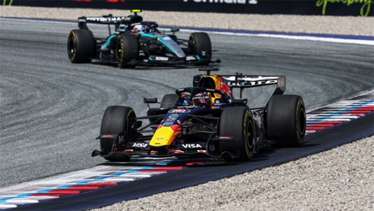 Verstappen cầm chân Antonelli trong những vòng cuối cùng