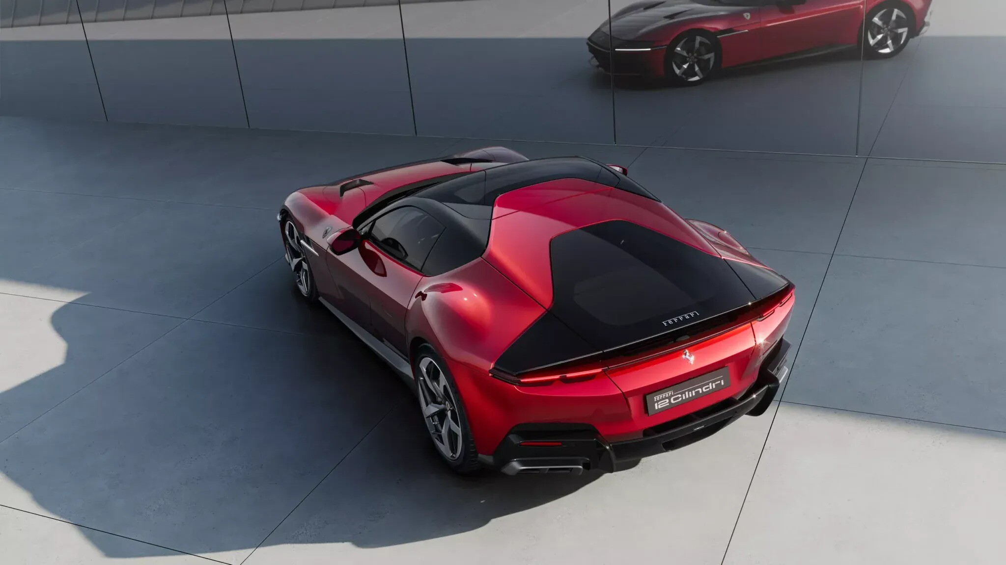 Hãng Ferrari "hồi sinh" hộp số sàn trên dòng xe 12Cilindri - 4