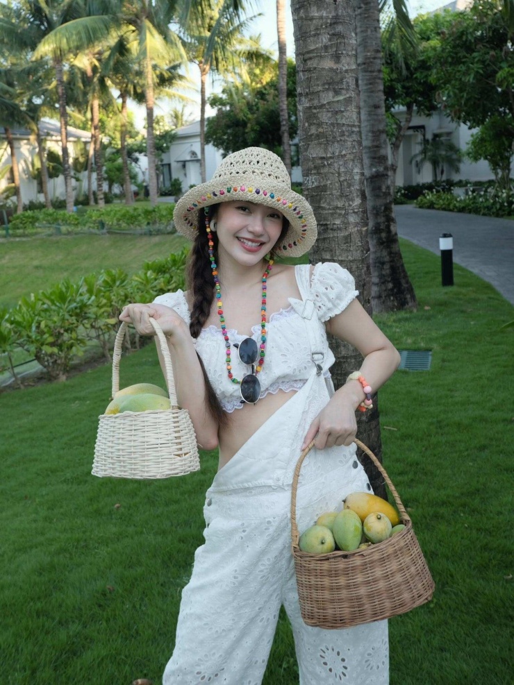 Minh Hằng gợi cảm ở tuổi 39 - 3