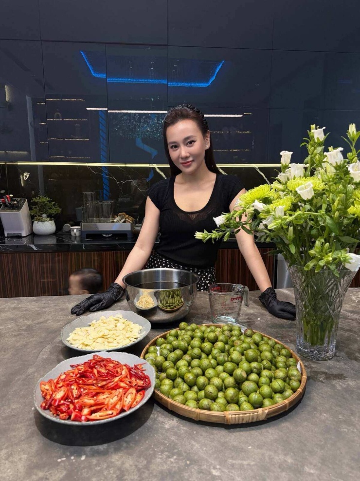 Ảnh sao 30/6: Bảo Thy khoe dáng sexy sau giảm 6 kg - 3