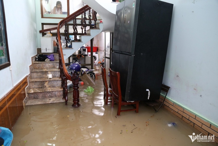 Nước ngập mênh mông tại nhiều khu dân cư ở Hải Phòng, Quảng Ninh - 10