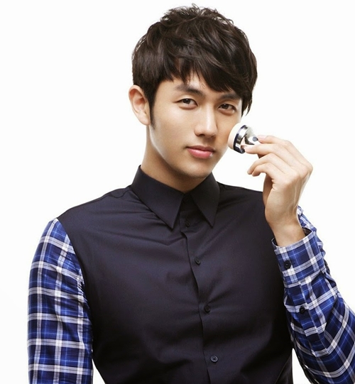 Seulong &#40;2AM&#41; ước mơ làm nghệ thuật vào thời điểm Hàn Quốc đối mặt với khủng hoảng kinh tế. Gia đình ba thành viên của nam ca sĩ từng phải sống với chỉ 50 nghìn won &#40;xấp xỉ 42 đôla&#41; mỗi tháng nhưng vẫn chu cấp để Seulong được theo học trường nhạc