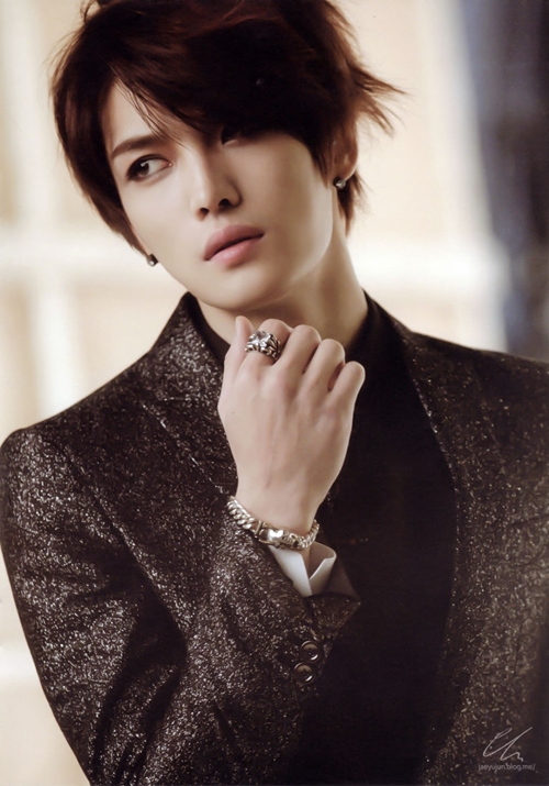 Vì gia đình không đủ điều kiện nên Jaejoong &#40;JYJ&#41; từng một mình lặn lội tới Seoul thực hiện giấc mơ nghệ thuật. Anh luôn từ chối trợ cấp từ bố mẹ nên thường rơi vào cảnh thiếu thốn và phải làm nhiều công việc vặt để có tiền trang trải sinh hoạt phí.&nbsp;