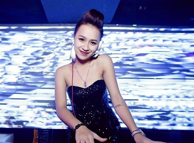 DJ Tít &#40;sinh năm 1994&#41; là một trong những nữ DJ nổi tiếng nhất Hà Nội.