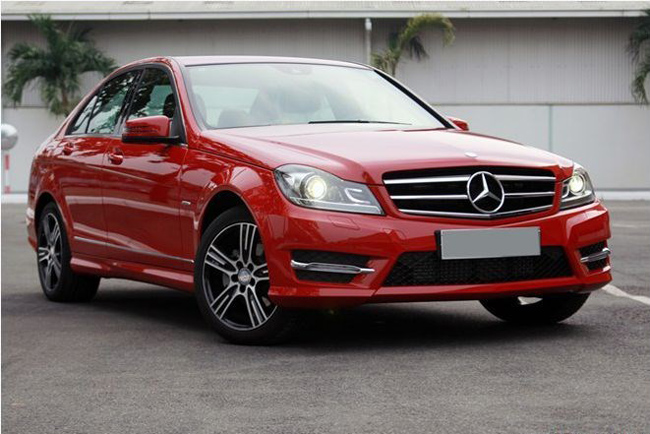 Trước đó, Lệ Quyên từng sử dụng mẫu Mercedes C200 có giá khoảng 1,4 tỷ đồng.