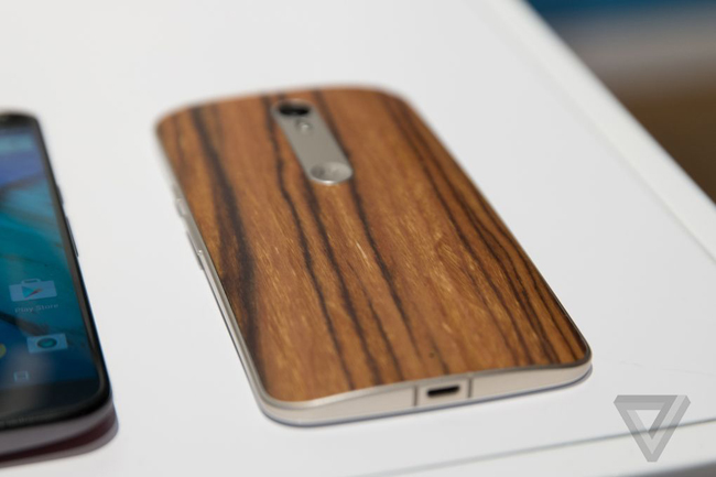 Hiện tại, Moto X Style mới chỉ bán độc quyền tại Mỹ, nhưng sẽ được bán ra trên toàn cầu từ tháng 9 năm nay, nhưng chưa có giá chính thức được công bố.