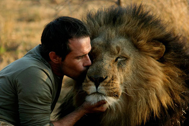 Mới đây, anh&nbsp;quyết định thực hiện một bộ phim tài liệu mang tên &#34;White Lion&#34; nhằm thay đổi suy nghĩ của những người muốn săn bắt sư tử.