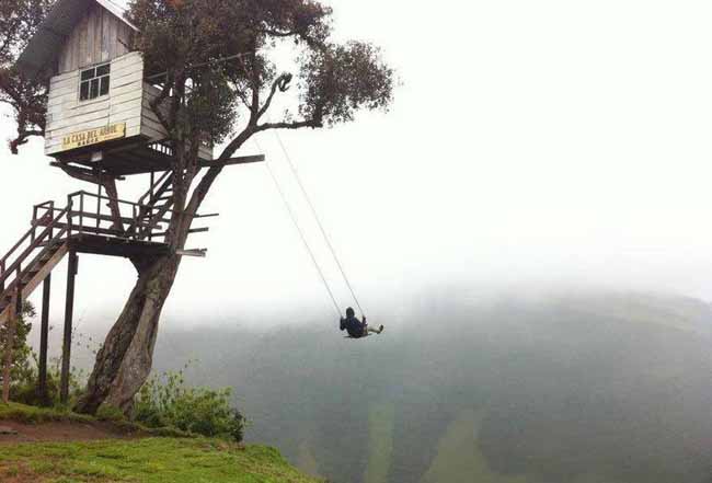 Đánh đu tại nơi tận cùng của thế giới - ngôi nhà trên cây La Casa Del Arbol, Ecuador