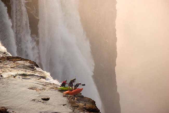 Chèo thuyền Kayak tại thác Victoria, Zambia