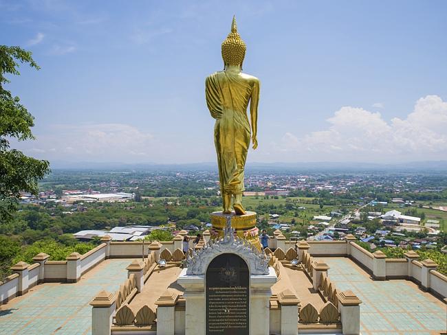 3. Nan.

Đến Thái Lan bạn đừng bỏ qua điểm du lịch này. Tỉnh Nan hấp dẫn du khách nhờ du lịch trekking đến thăm những bộ lạc, cánh đồng lúa, rừng trái cây, nhiều ngôi đền độc đáo.