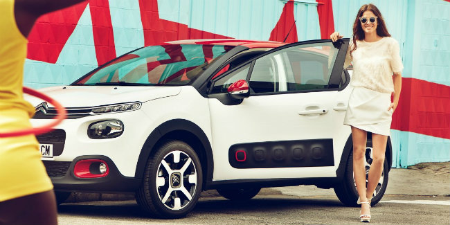 Citroen C3 2017 là mẫu xe mới thuộc thế hệ thứ 3 trong gia đình xe độ thị C3. Chiếc xế mới có kích cỡ tầm như Ford Fiesta.