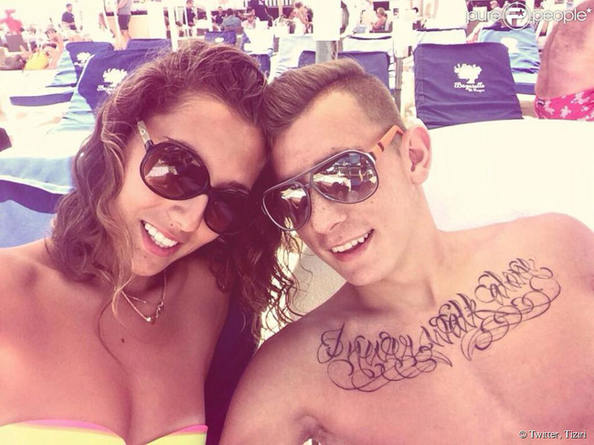 Chàng cầu thủ Lucas Digne tuyển Pháp có cô vợ Tiziri cũng xinh đẹp không kém các nàng WAGs khác.