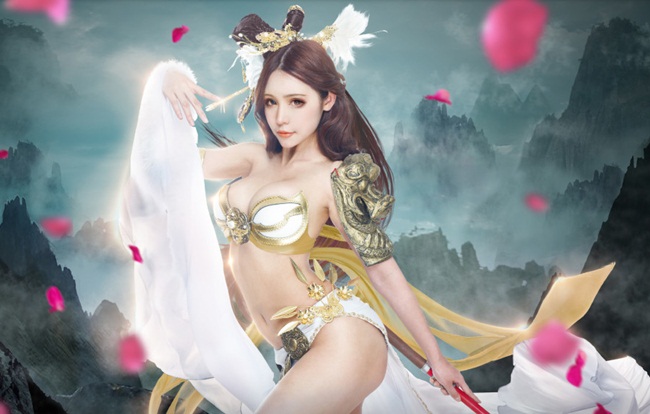 Cô nàng từng lập kỷ lục 3 năm liên tiếp là cosplayer được yêu thích nhất hội chợ triển lãm game lớn nhất châu Á - ChinaJoy 2012, 2013, 2014.