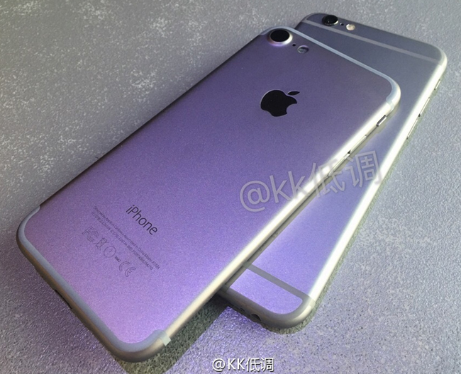 Cụ thể vạch ngăn ăng-ten trên iPhone 7 đã được thiết kế lại và thu gọn về mép trên và dưới của cạnh máy, giúp cho mặt lưng của chiếc điện thoại trở nên thanh thoát và liền mạch hơn.