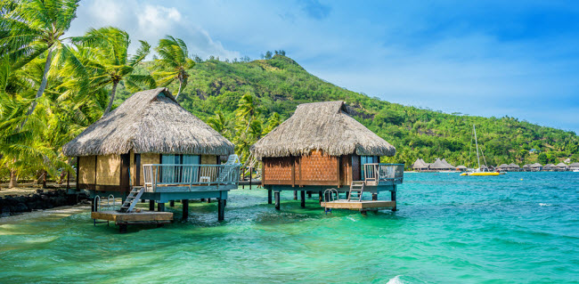 Nằm trên quần đảo Polynesia thuộc Pháp ở Thái Bình Dương, đảo Bora Bora là một thiên đường thực sự. Dù chỉ có chiều dài gần 10km, nhưng nơi đây có tới hai núi lửa, một hồ nước rộng lớn và bãi biển Matira tuyệt đẹp.