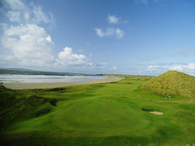 Ballybunion là một trong những sân golf đẹp nhất ở Ireland và châu Âu.