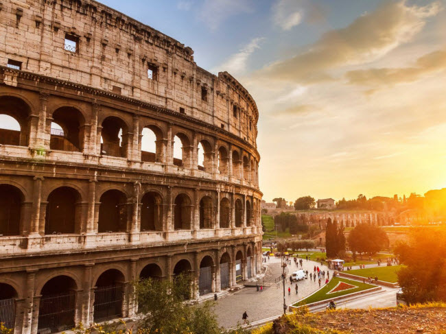 Đấu trường cổ Colosseum tại thành phố Rome, Italia.