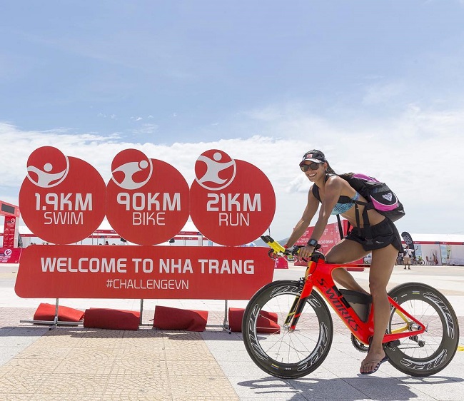 Hoa hậu Costa Rica -&nbsp;Johanna Solano -&nbsp;&#34;đốt cháy&#34; đường đua Challenge Vietnam vừa diễn ra ở&nbsp;Nha Trang với thành tích đáng nể phục.