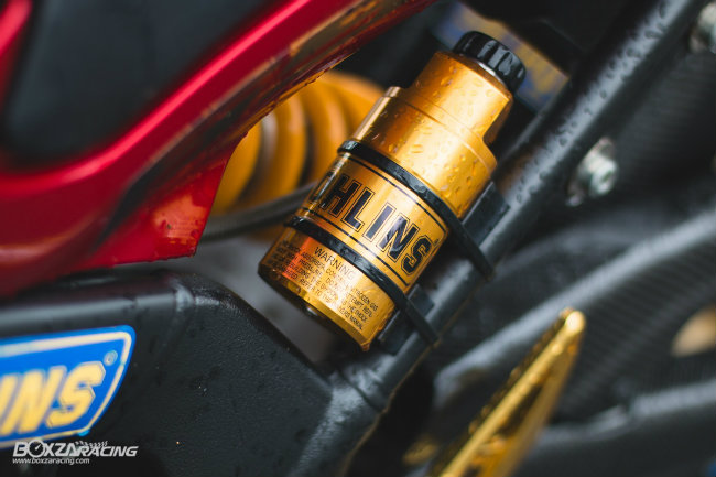 Giảm sóc sau Ohlins.