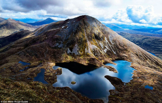 Cảnh đẹp ngoạn mục ở Scotland trông như trong một&nbsp;bộ phim khoa học viễn tưởng. &#40;Ảnh: Gary Milne&#41;