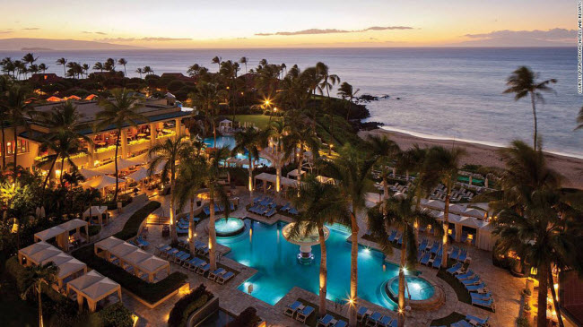 Khách sạn Four Seasons Resort Maui ở Wailea, Hawaii, gây ấn tượng với kiến trúc hình móng ngựa. Mỗi biệt thự tại khu nghỉ dưỡng này đều&nbsp;có hướng nhìn tuyệt đẹp ra biển Thái Bình Dương.