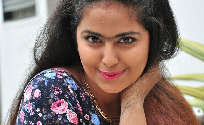 Avika Gor thu hút người đối diện bởi nụ cười.