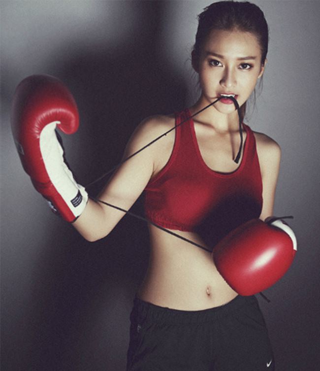 Hot girl boxing&nbsp;Khả Ngân quyến rũ khi đi tập.&nbsp;&nbsp;