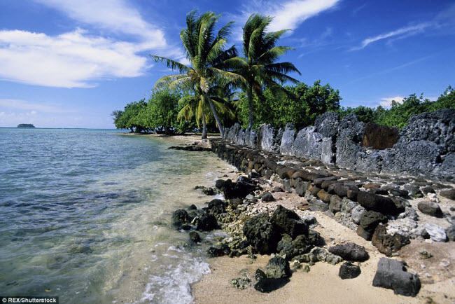 Taputapuatea,&nbsp;Polynesia: Khu khảo cổ Taputapuatea từng là trung tâm tôn giáo của quần đảo Polynesia.