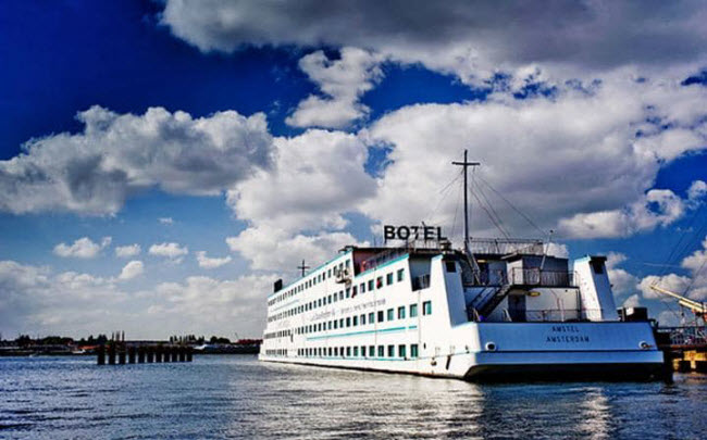 Amstel Botel, Hà Lan: Khách sạn nổi ở thành phố Amsterdam bao gồm 175 phòng nằm cạnh nhà máy đóng tàu NDSM Werf.