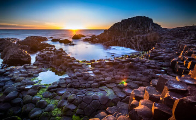 Giant&#39;s Causeway, Bắc Ireland: Di sản thế giới này được hình thành từ hoạt động núi lửa cách đây 50-60 triệu năm .