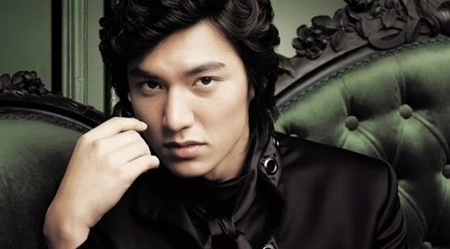 Xem cách biên kịch phim “Vườn sao băng” của Hàn Quốc biến chàng Xoăn Goo Jun Pyo &#40;Lee Min Ho&#41; từ chỗ lười học, chơi bời lêu lổng suốt 20 năm, bỗng thay đổi nhanh chóng chỉ trong chớp mắt để trở thành CEO hàng đầu, là đủ biết phi thực tế thế nào.