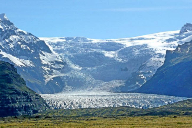 Vatnajokull: Dòng sông băng lớn nhất châu Âu ở Iceland trở nên hùng vĩ hơn trong phim Game of Thrones.