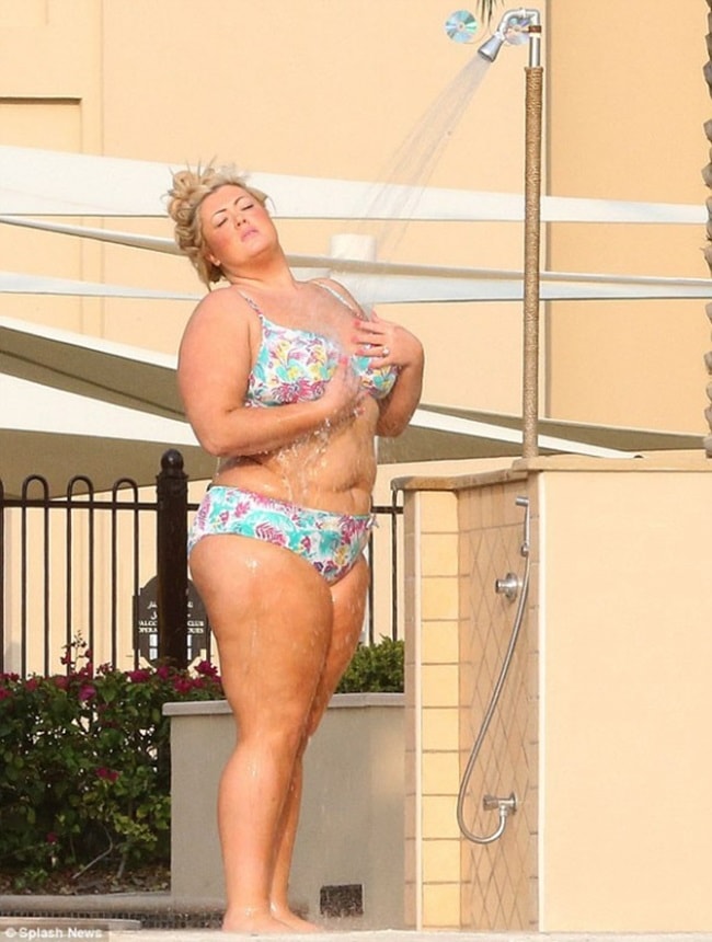 Ngôi sao truyền hình thực tế Gemma Collins vốn không sở hữu một thân hình thích hợp để diện bikini.