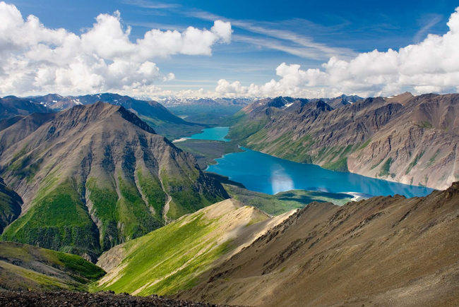 Vườn quốc gia núi Logan, Canada: Ngọn núi cao nhất Canada, Logan, cao tới 5.959 mét, là một trong những điểm thu hút du khách lớn nhất của 4 vườn quốc gia lớn thuộc Di sản UNESCO ở Canada và Alaska.