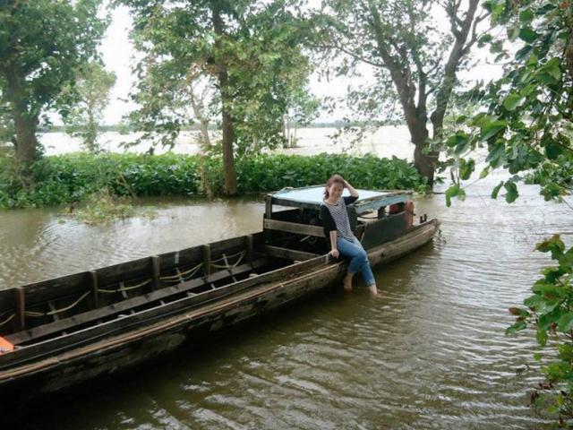 Về An Giang ăn cá linh trên đồng nước nổi