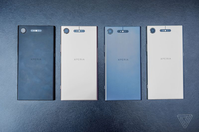 Xperia XZ1 sử dụng chip Snapdragon 835, RAM 4 GB và bộ nhớ trong 64 GB có thể mở rộng qua khe cắm thẻ microSD.