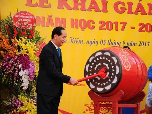Chủ tịch nước Trần Đại Quang đánh trống khai giảng năm học mới