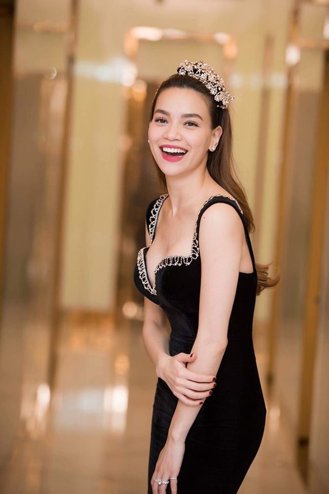 Một mỹ nhân lai rất nổi tiếng trong showbiz Việt là Hồ Ngọc Hà, bố cô là người mang hai dòng máu Pháp - Việt nên cô cũng được hưởng phần nhiều những nét đẹp lai của ông.