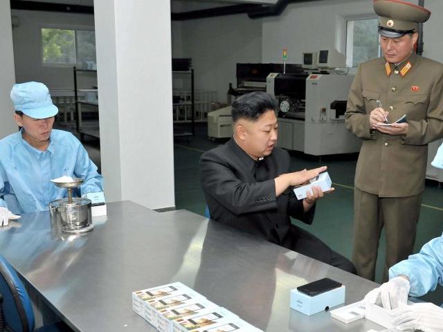 Thả 25 triệu iPhone vào Triều Tiên để... giải quyết vấn đề hạt nhân?