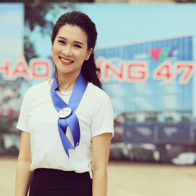 Khánh Trang trở thành người dẫn chương trình chính thức của chương trình Thời sự 19h trên VTV bắt đầu từ ngày 2/2/2017.